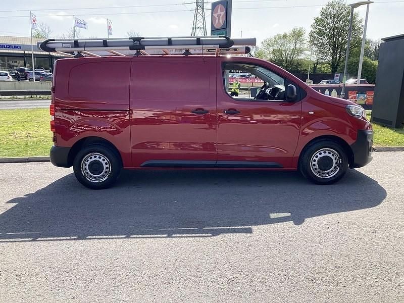 Second-hand Peugeot Expert S 2018 Roșu Van