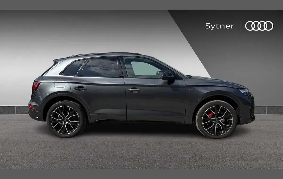 Used Audi Q5 Comfort 261 HP (191 kW) 2022 Grey SUV