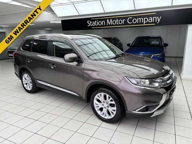 Usado Mitsubishi Outlander 147 HP (108 kW) 2017 Castanho SUV