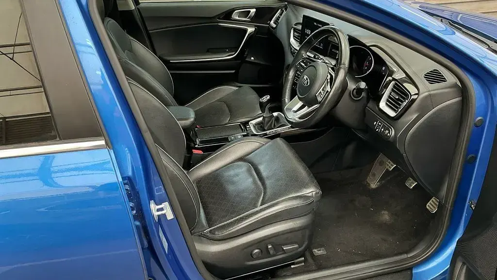Used Kia Ceed First Edition 138 HP (101 kW) 2019 Blue Hatchback