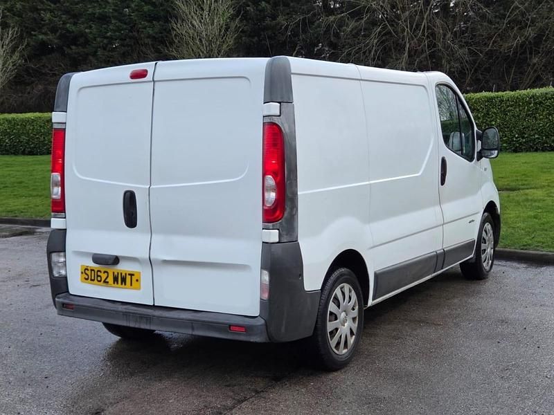 Used Renault Trafic 115 HP (84 kW) 2012 White MPV