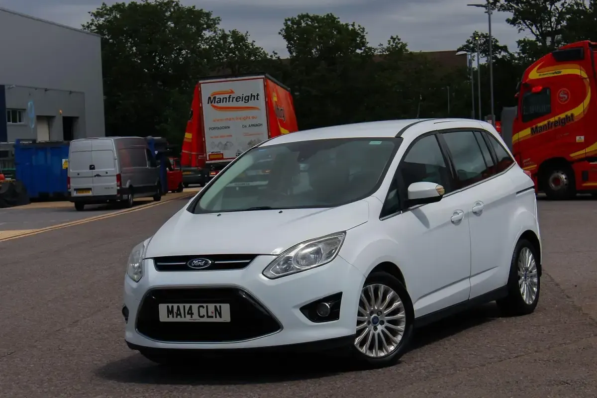 Used Ford Grand C-Max Titanium 2014 White MPV
