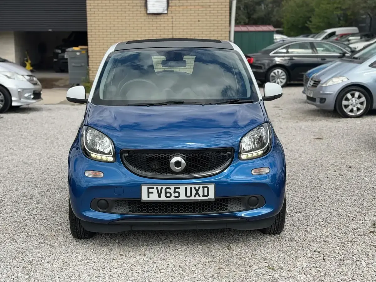 Used Smart ForFour Premium 71 HP (52 kW) 2015 Blue Hatchback