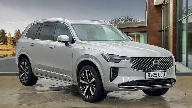 Used 2025 Volvo XC90 Core SUV | £45,690 (A bit pricey) - Image 1/4