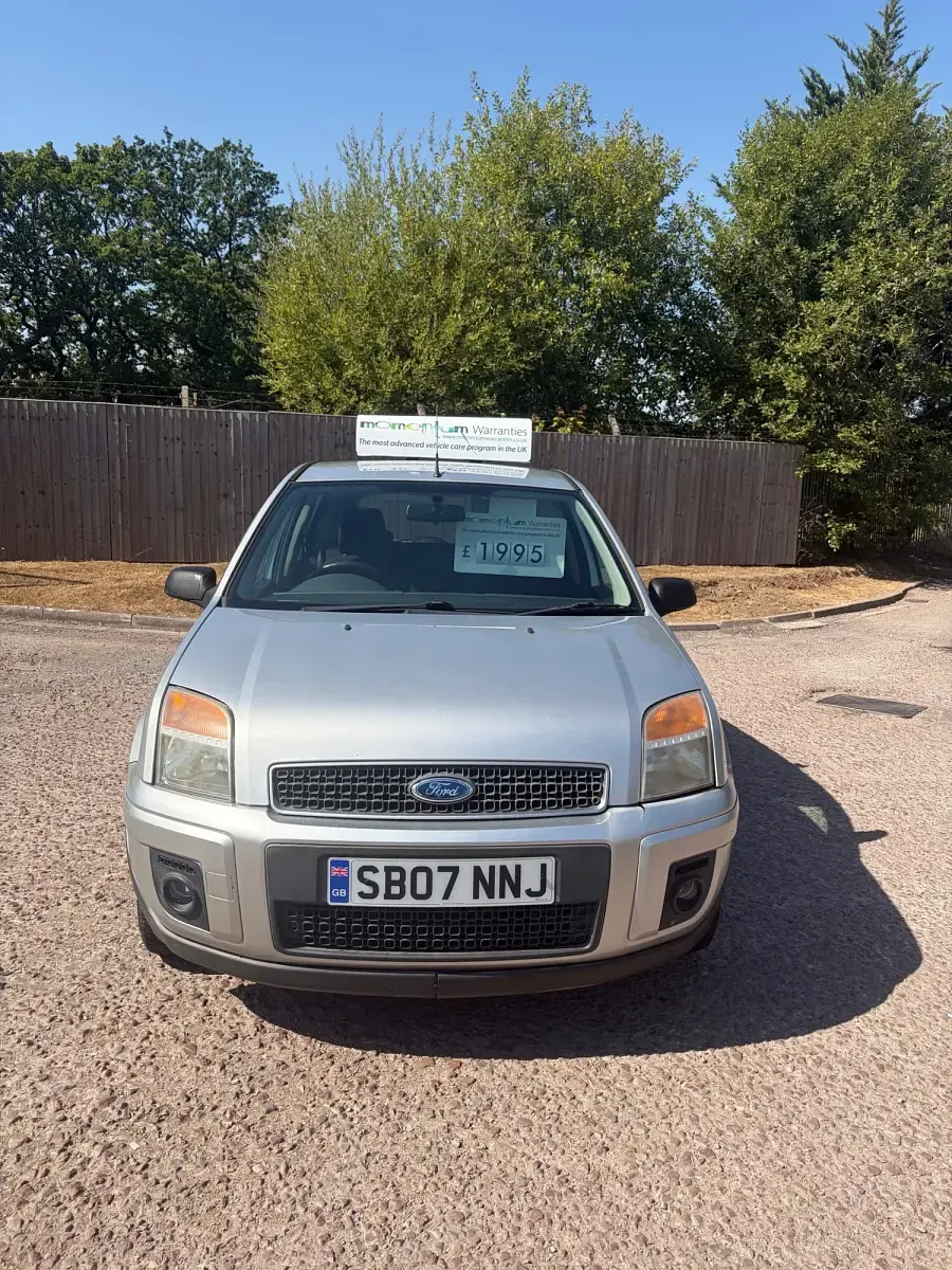 Used Ford Fusion Zetec 101 HP (74 kW) 2007 Silver Hatchback