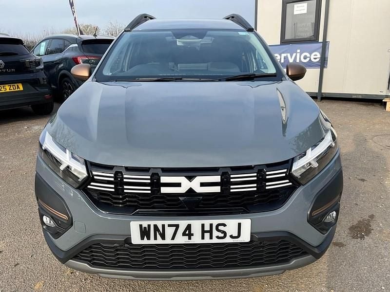 Used Dacia Jogger Extreme 110 HP (80 kW) 2024 Grey MPV