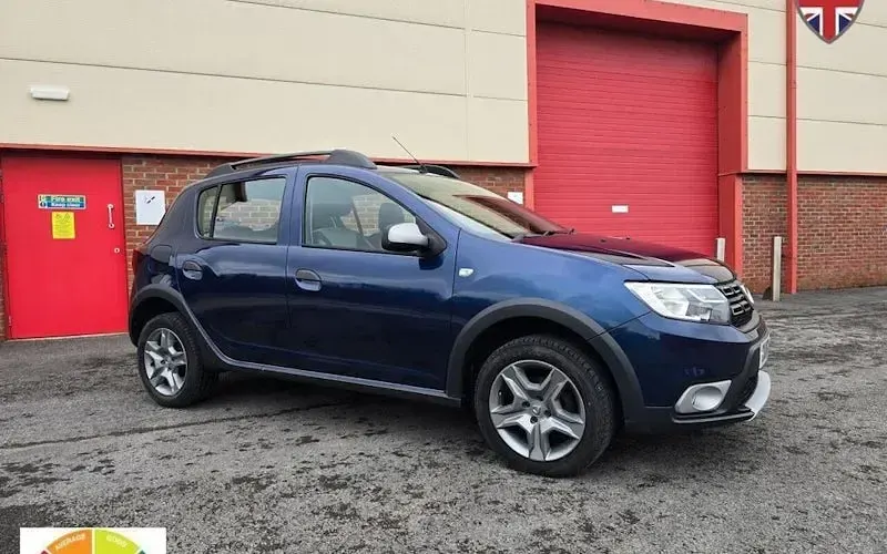 Begagnad Dacia Sandero Lauréate 90 HK (66 kW) 2017 Blå Halvkombi