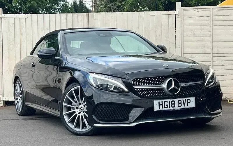 Usado Mercedes C200 AMG line 184 CV (135 kW) 2018 Negro Descapotable