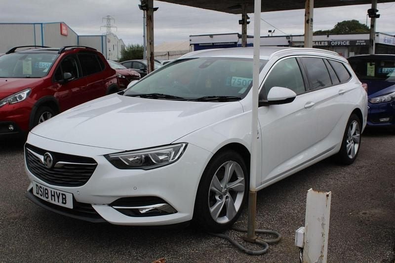 White Used 2018 Vauxhall Insignia SRi Estate | £7,500 (Fair price) - Image 1/4
