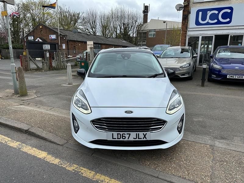 Used Ford Fiesta Titanium 100 HP (73 kW) 2017 White Hatchback