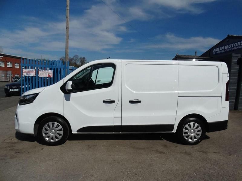 Used Nissan Primastar Acenta 2023 White MPV