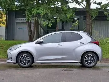 Used Toyota Yaris Design 116 HP (85 kW) 2023 Silver Hatchback