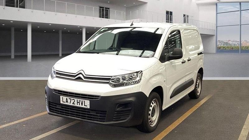 Used Citroën Berlingo 100 HP (73 kW) 2022 White MPV
