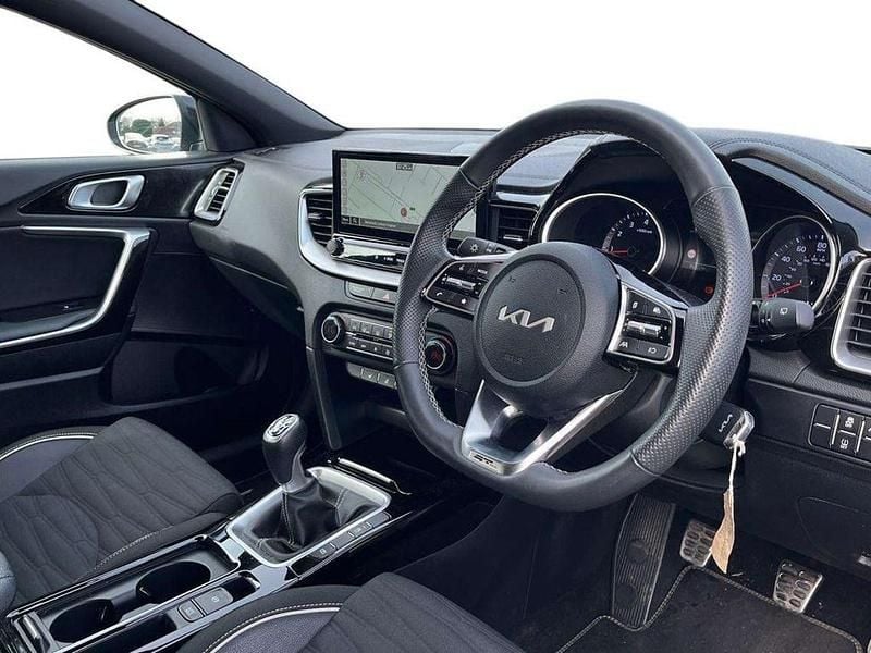 Used Kia XCeed GT-Line 140 HP (102 kW) 2025 Silver SUV