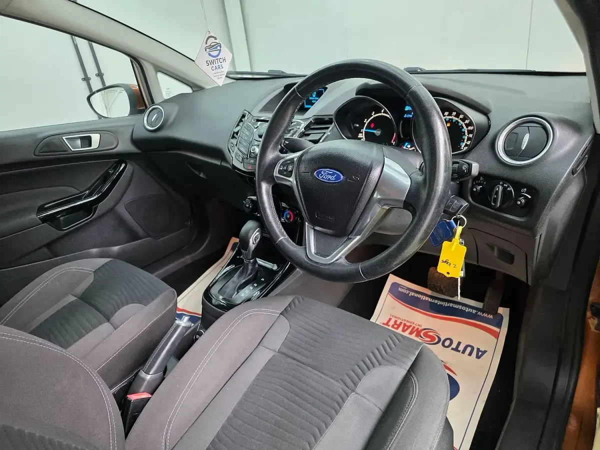Used Ford Fiesta Zetec 120 HP (88 kW) 2014 Yellow Hatchback
