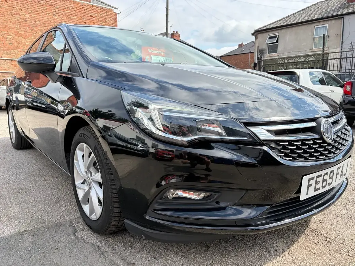 Used Vauxhall Astra 108 HP (79 kW) 2019 Black Hatchback