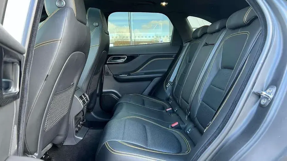 Käytetty Jaguar F-Pace 300 HP (220 kW) 2020 Valkoinen Katumaasturi