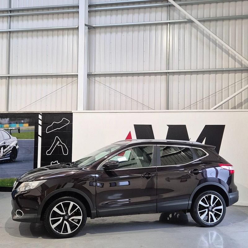 Used Nissan Qashqai Tekna 130 HP (95 kW) 2016 Black SUV