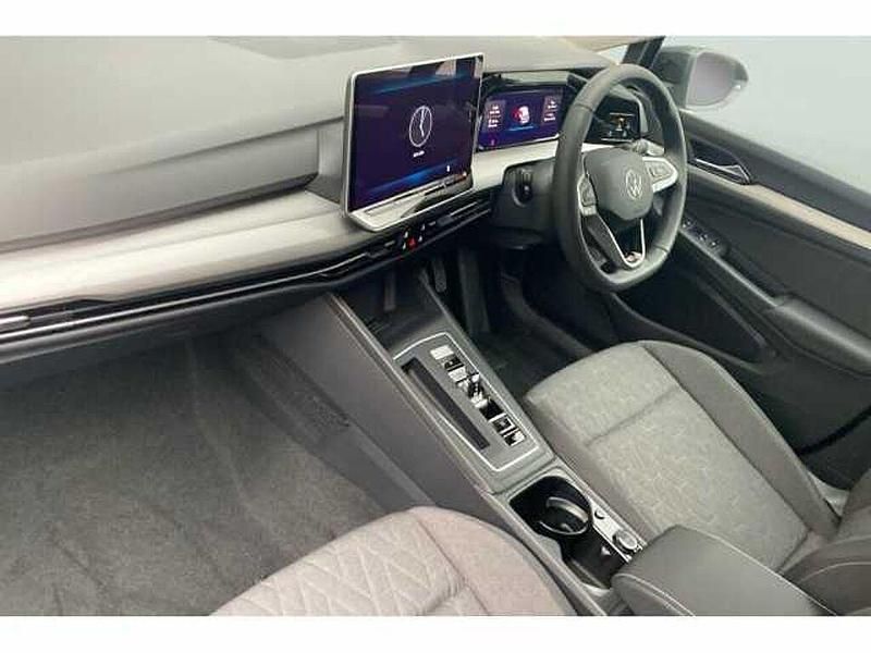 New VW Golf VIII 204 HP (150 kW) 2025