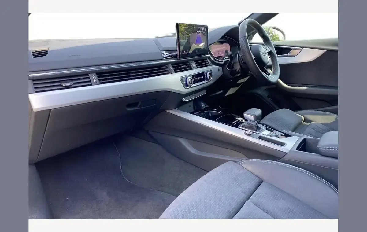 Used Audi A5 S-Line 200 HP (147 kW) 2024 Green Hatchback