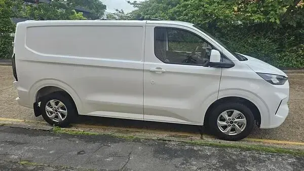 New Ford Transit Custom Limited 136 HP (100 kW) 2026 White Van