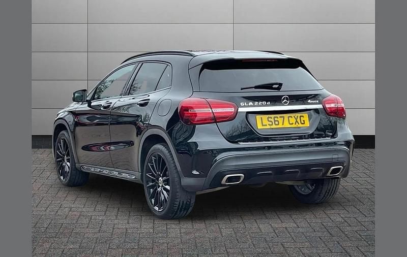 Used Mercedes GLA220 AMG Line Premium 177 HP (130 kW) 2017 Black SUV