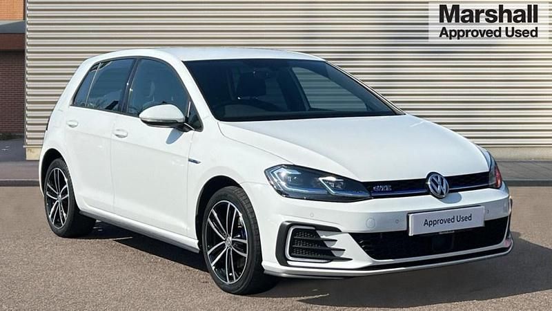 White Used 2020 VW Golf VII GTE Hatchback | £15,453 (Fair price) - Image 1/4