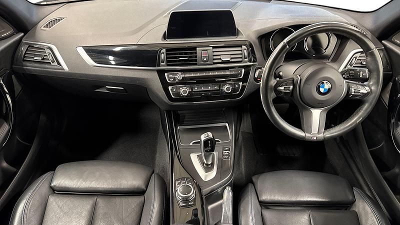 Used BMW 118 M Sport 134 HP (98 kW) 2019 Black Hatchback