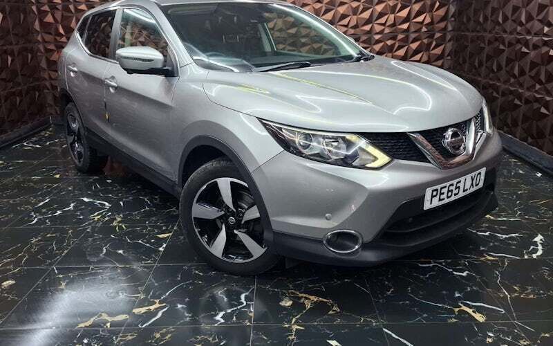 Silver Used 2015 Nissan Qashqai N-TEC SUV | £7,199 (Fair price) - Image 1/4
