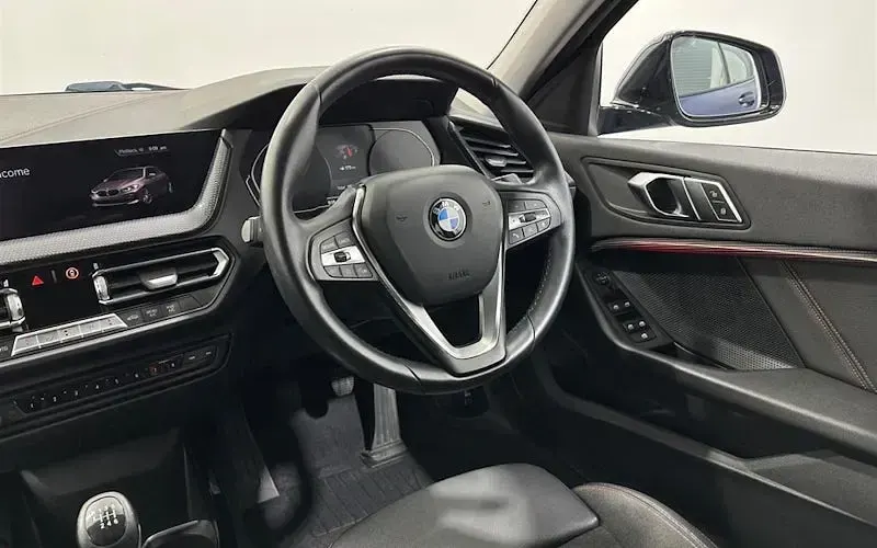 Used BMW 118 Sport Line 150 HP (110 kW) 2020 Blue Hatchback