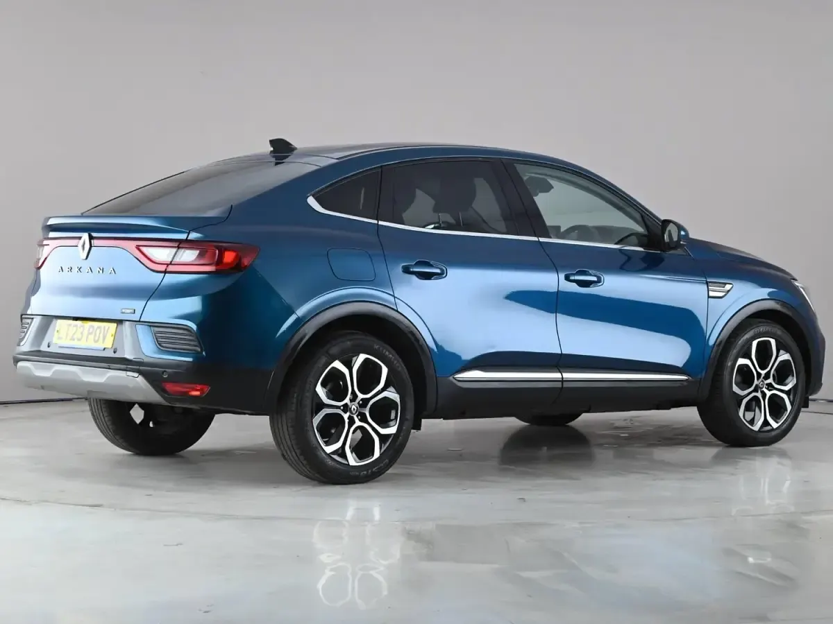 Używany Renault Arkana Techno 143 KM (105 kW) 2023 Niebieski SUV