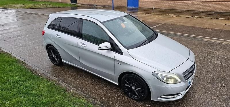 Used Mercedes B180 109 HP (80 kW) 2012 Silver MPV
