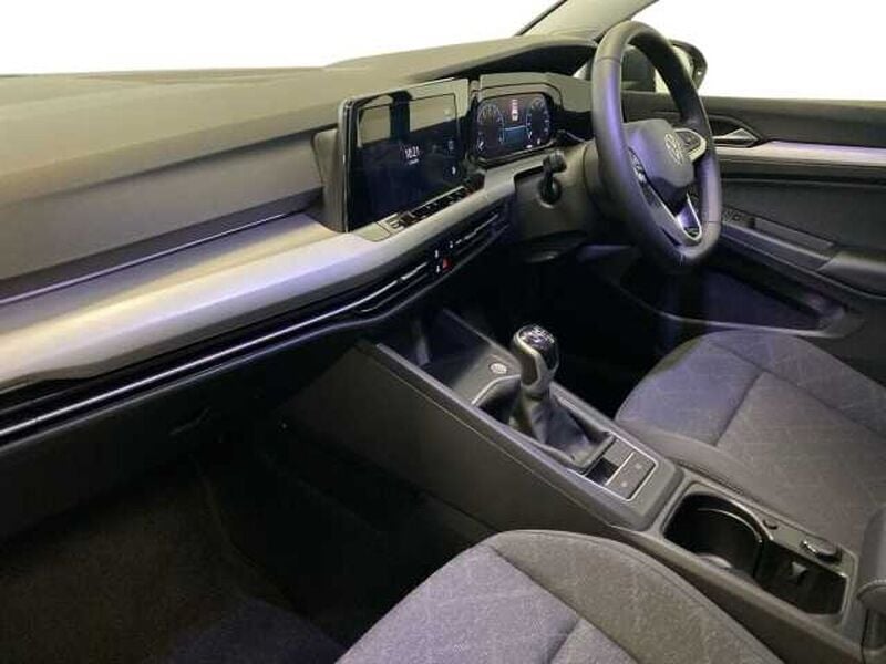 Used VW Golf VIII Life 130 HP (95 kW) 2024 Hatchback