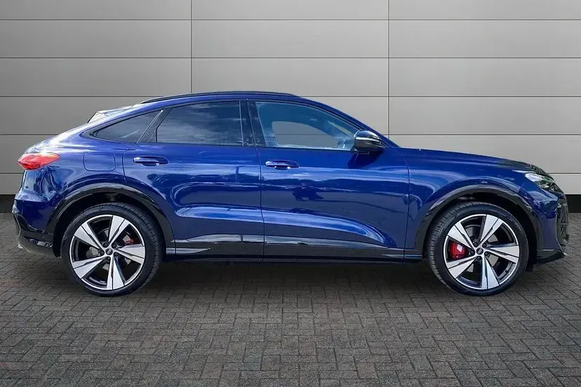 Used Audi SQ5 Sportback Advanced 362 HP (266 kW) 2025 Navarra blue SUV
