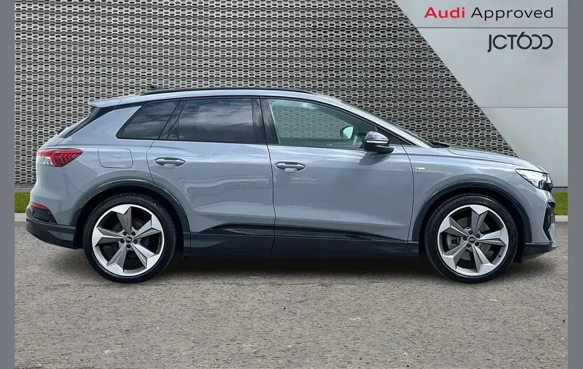 Used Audi Q4 e-tron Black Edition 206 kW (281 HP) 2024 Grey SUV