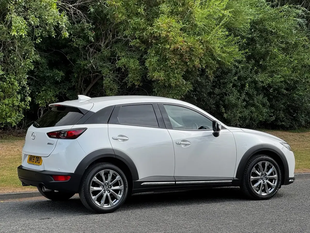 Used Mazda CX-3 Inclusive 121 HP (88 kW) 2019 White metallic SUV