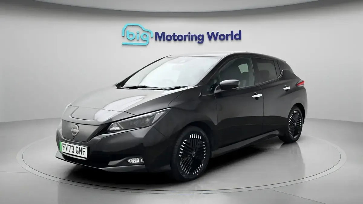 Używany Nissan Leaf Tekna 108 kW (148 KM) 2023 Czarny Hatchback