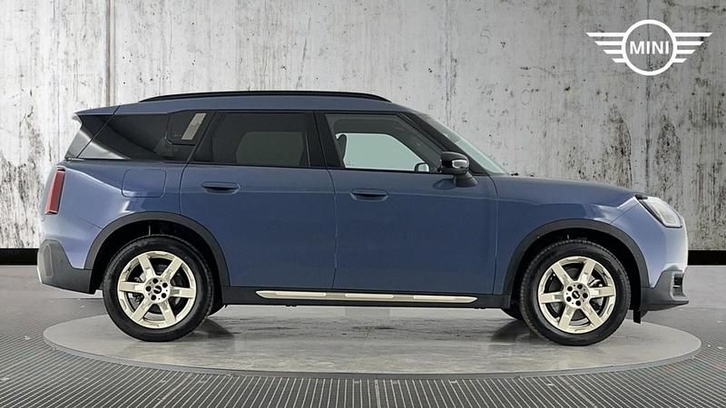 Używany Mini Countryman Exclusive 300 KM (220 kW) 2025 Niebieski SUV