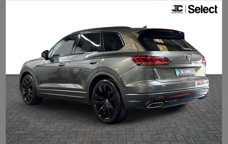 Używany VW Touareg Black Edition 281 KM (206 kW) 2022 Szary SUV