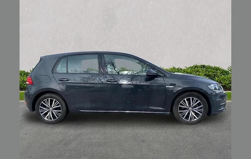 Used VW Golf VII SE 130 HP (95 kW) 2018 Grey Hatchback