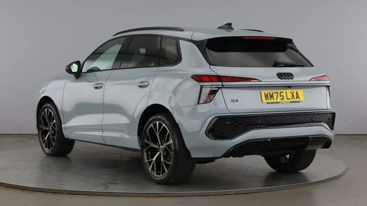 Used Audi Q3 Advanced 150 HP (110 kW) 2025 Arrow grey SUV