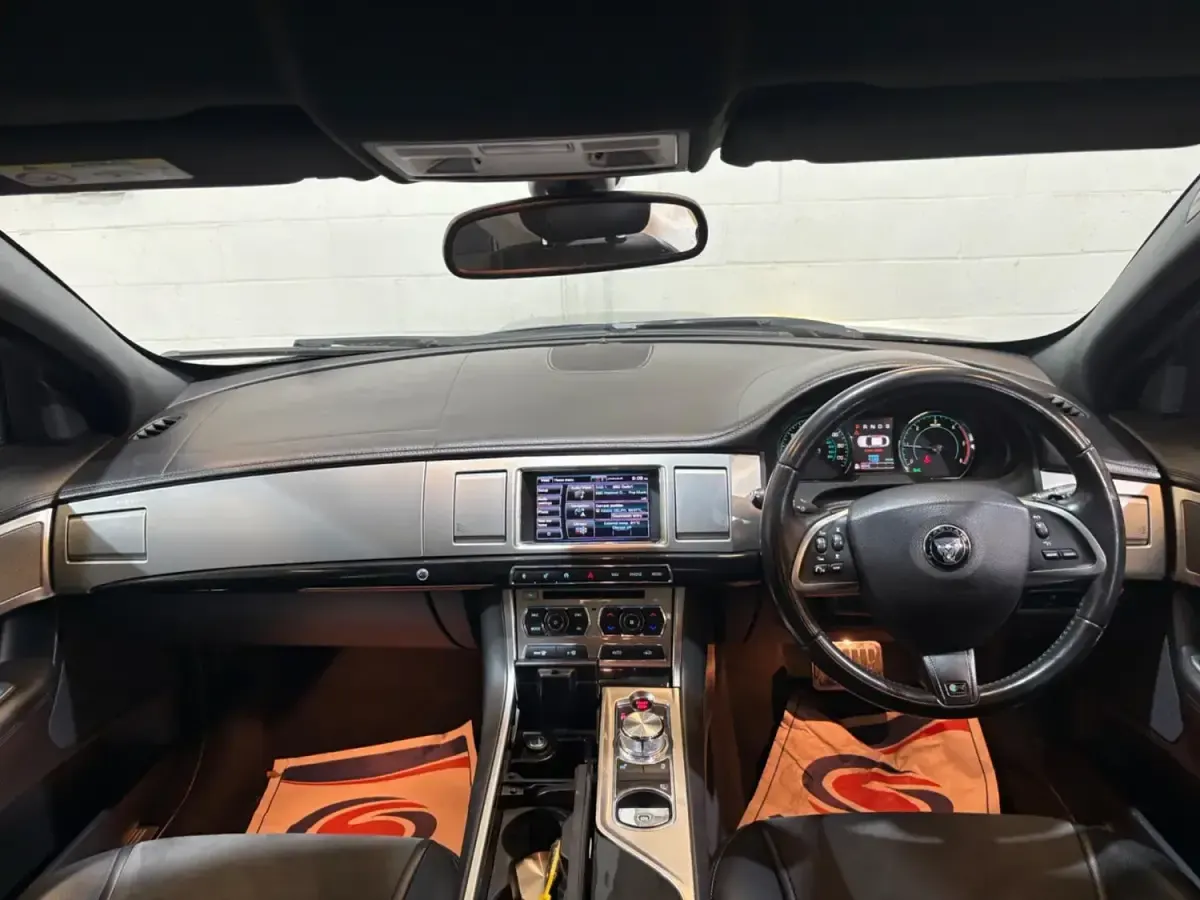 Gebraucht Jaguar XF R-Sport 200 PS (147 kW) 2013 Grau Limousine