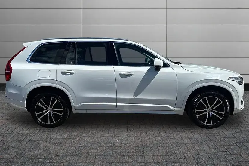 Used Volvo XC90 Momentum 250 HP (183 kW) 2020 Ice white SUV