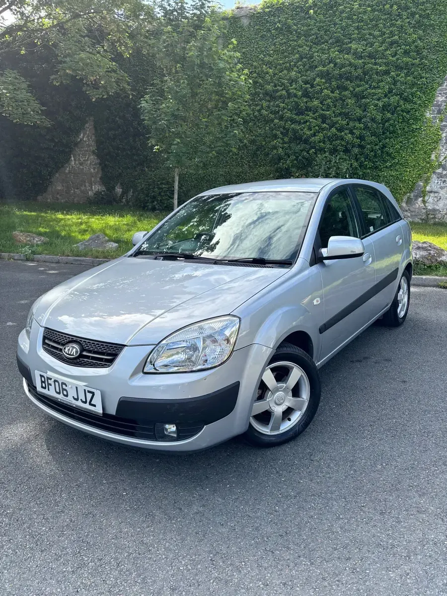 Used Kia Rio LX 2006 Silver Hatchback
