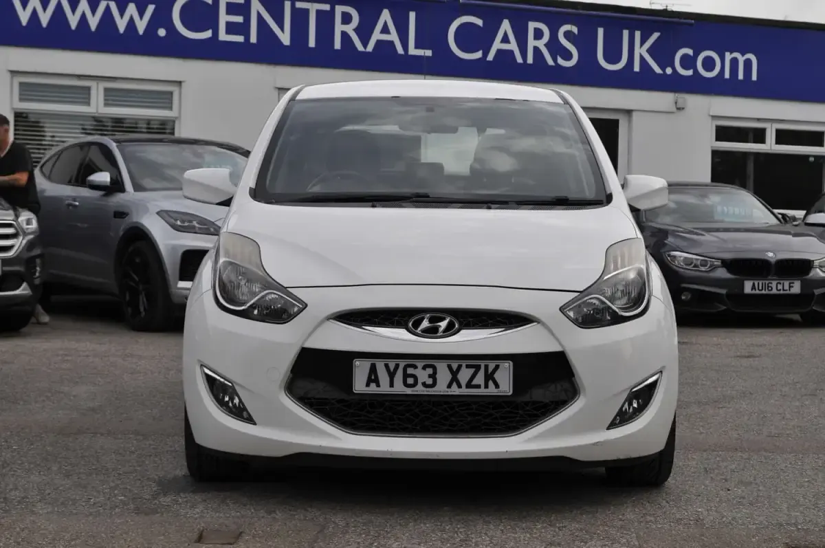 Used Hyundai ix20 Active 125 HP (91 kW) 2013 White Hatchback