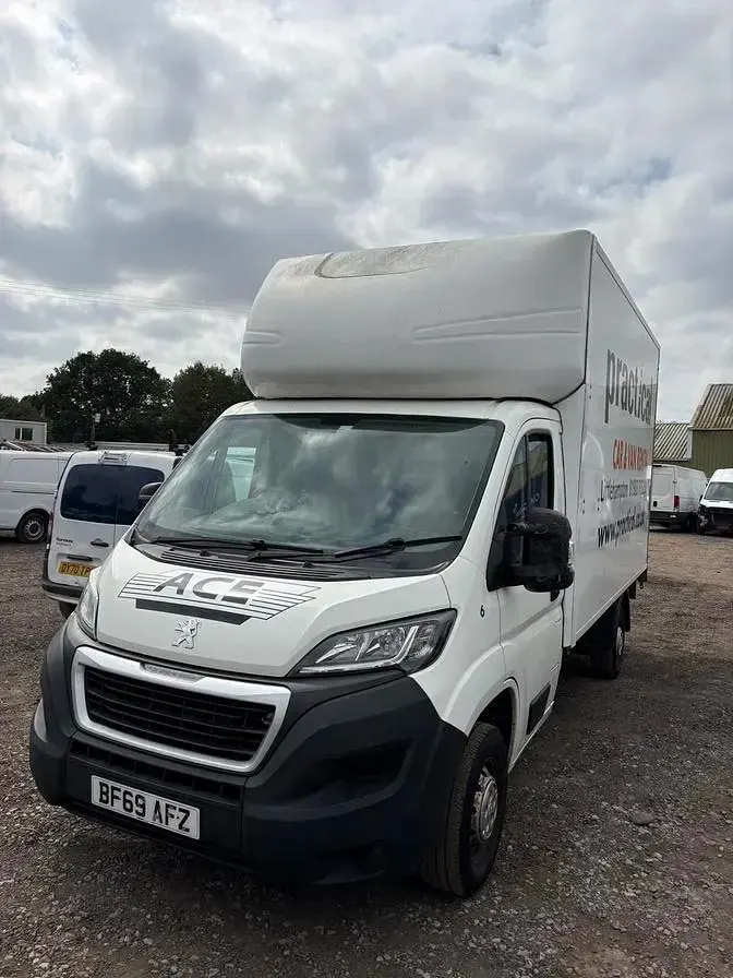 Used Peugeot Boxer 160 HP (117 kW) 2019 White Van
