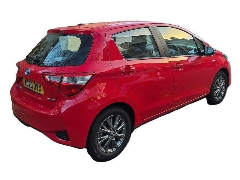 Used Toyota Yaris Hybrid 100 HP (73 kW) 2020 Red Hatchback