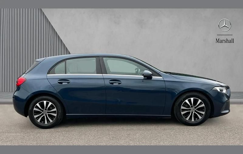 Used Mercedes A180 SE 134 HP (98 kW) 2021 Blue Hatchback