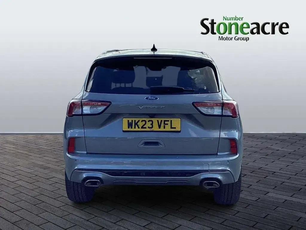 Second-hand Ford Kuga Vignale 190 CP (139 kW) 2023 Argintiu SUV