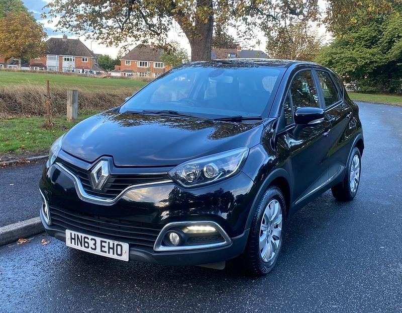 Used Renault Captur Expression+ 90 HP (66 kW) 2013 Black SUV